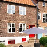 4 Clarks Yard